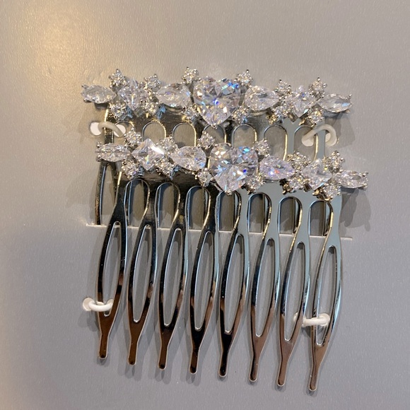 NWOT - Silver Plated Cubic Zirconia Hair combs - Picture 1 of 4